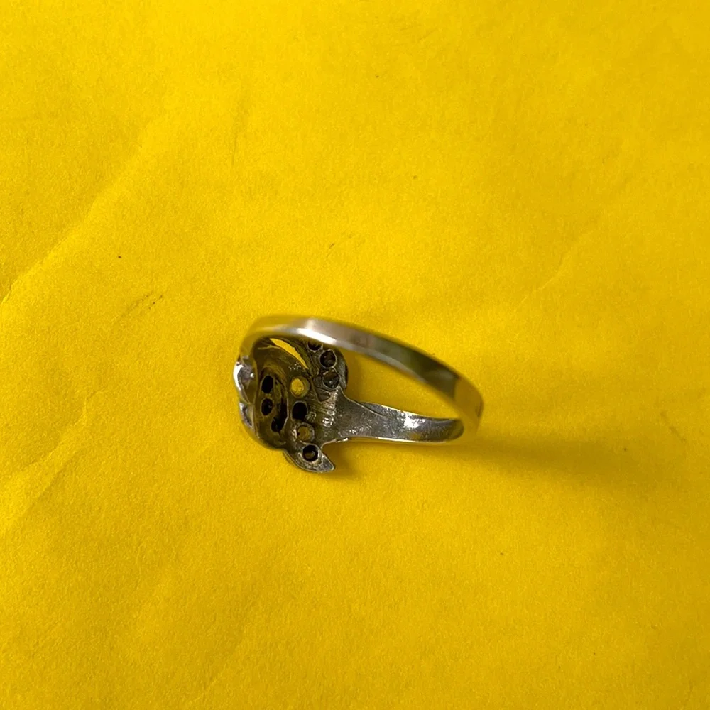 Antique sterling silver ring with crystals